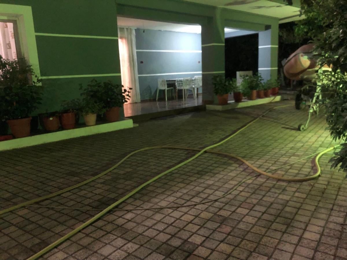 Vila Demo Vlorë エクステリア 写真
