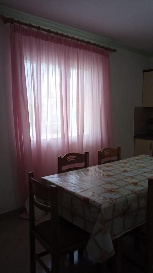 Vila Demo Vlorë エクステリア 写真